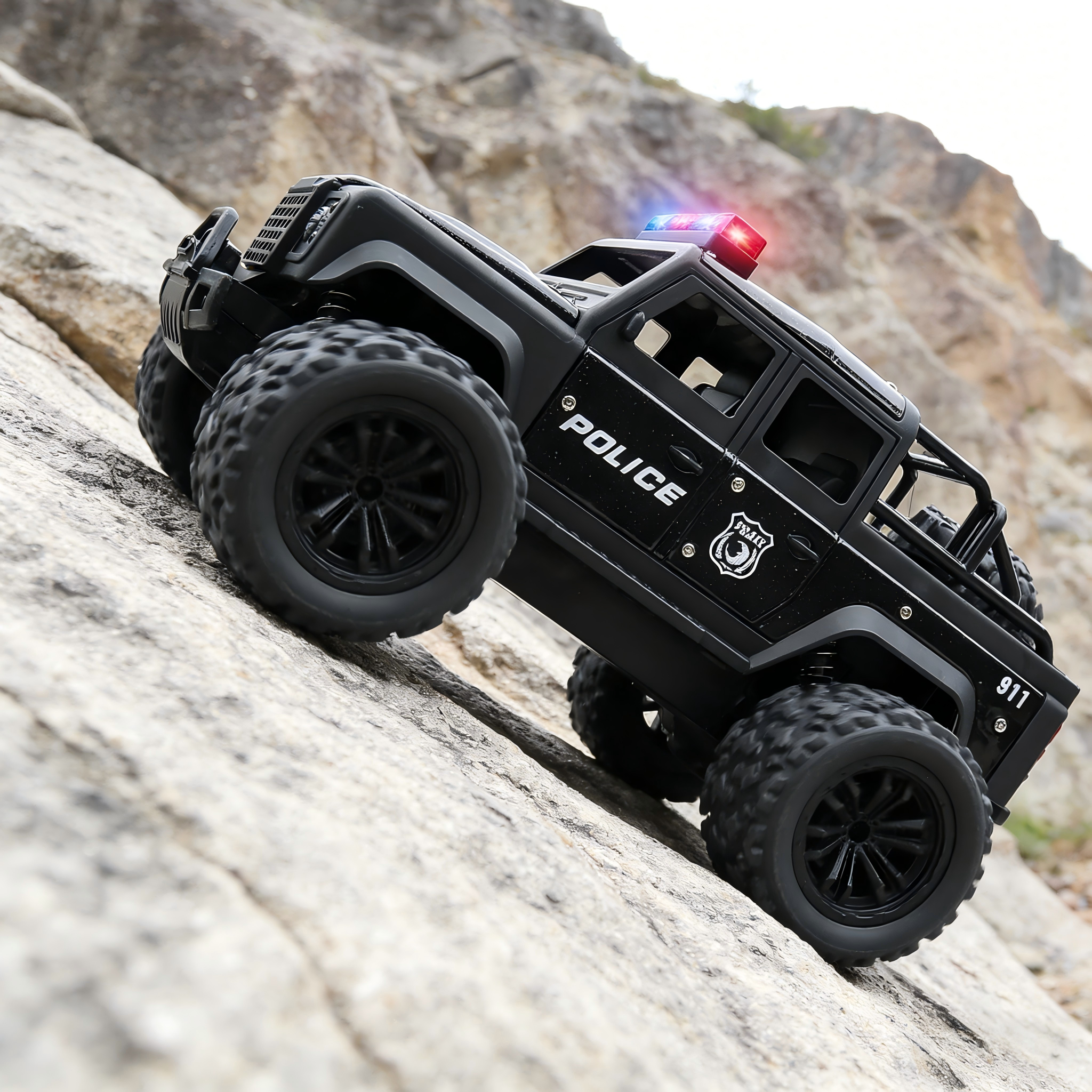 Truk RC Polisi Off-Road Berkec - Outdoor Lighting Under Eaves ulasan dan harga